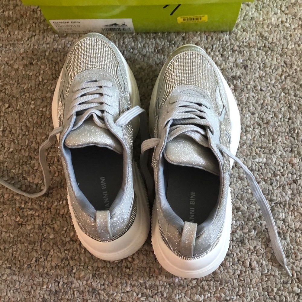 NWT Gianni bini sparkling silver shoes size 7